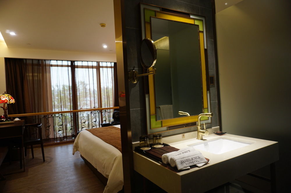 James Joyce Coffetel Hotel Guangzhou Baiyun Street North Branch Екстериор снимка